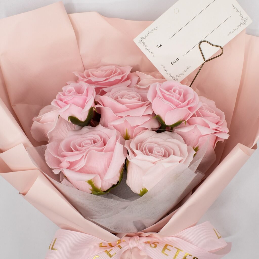 Ramo Grande de Rosas de Jabón Rosadas "El Amor es Eterno" con Tarjeta de Regalo